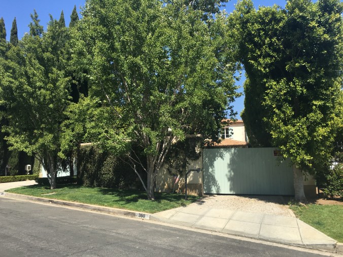 Entrance to 380 (formerly 360) Rockingham. Previously Rockingham only had one gated entrance.