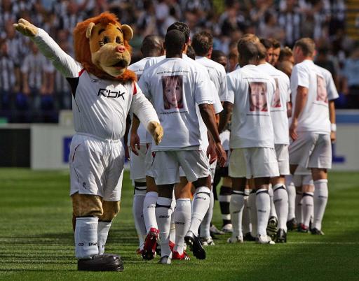 Soccer - Barclays Premier League - Bolton Wanderers v Newcastle United - Reebok Stadium