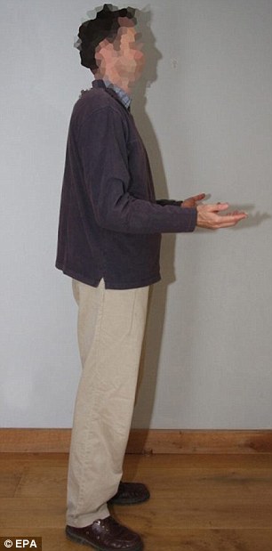 article-2460669-18BF360500000578-24_306x619