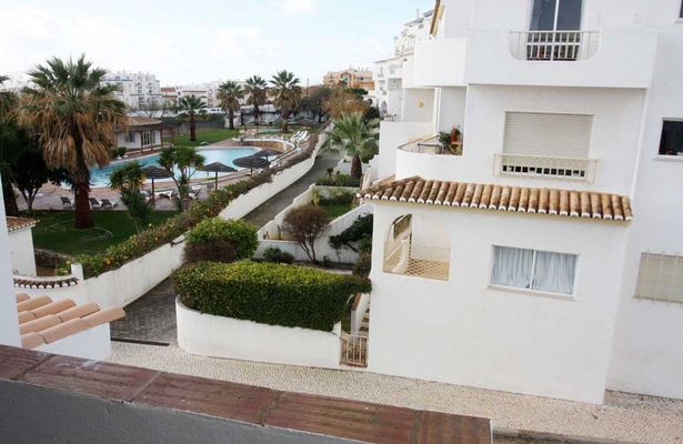 Holiday-complex-Praia-da-Luz (1)