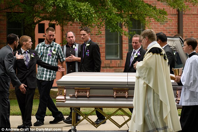 4F9D144D00000578-0-image-a-6_1535840418851