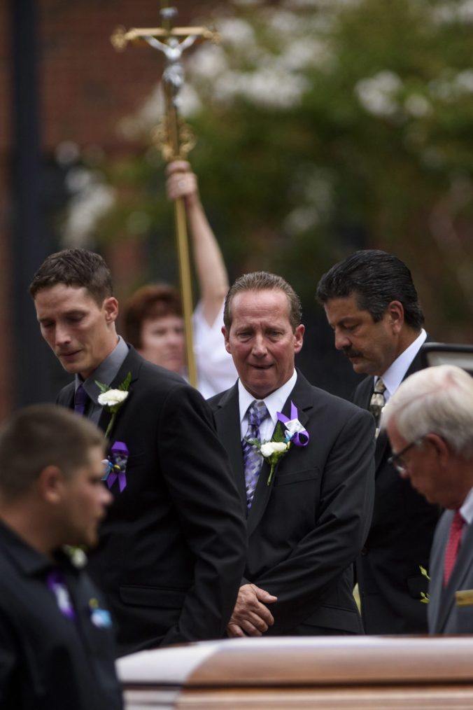 AP18244820594162-1200x1800